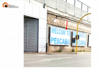 nel cartellone manca la "E"
