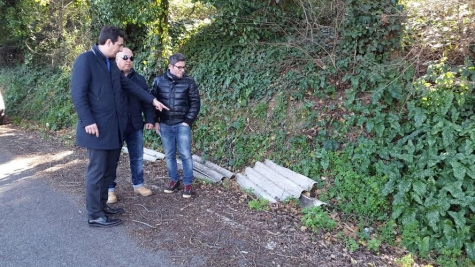 Il sindaco Maragno insieme a Palumbo e il tecnico fabio Ciarallo