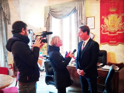 Giulianova/sisma, Iene in Comune, elogiano Mastromauro