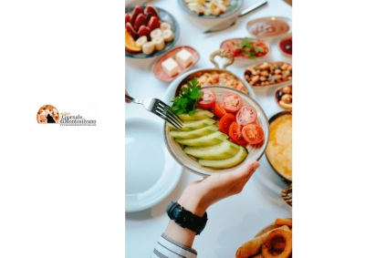 Spreco alimentare, in Italia si compra e si cucina in eccesso e avanzi finiscono nella pattumiera.