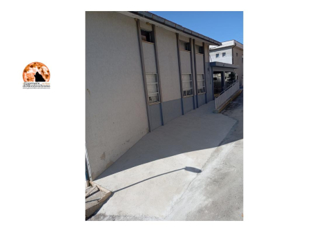 Casoli di Atri. Manuel non può entrare ed uscire dalla scuola in sicurezza. Necessaria una piattaforma elevatrice.
