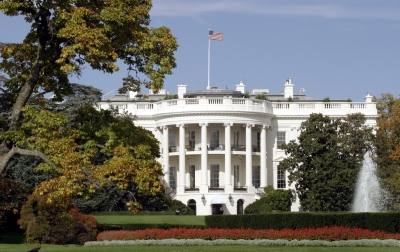 USA: Uomo si spara davanti Casa Bianca.