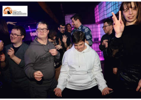 Atri. I ragazzi di Rurabilandia e del Castorani in discoteca