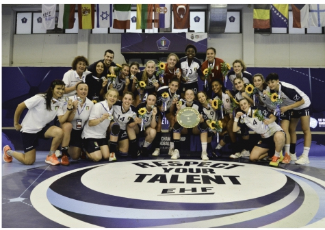 Pallamano/Chieti l’Italia U19 femminile nella storia vincono Europei di 2^ Divisione e sognano i Mondiali U20