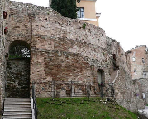Teramo. Incontro sul teatro romano e referendum consultivo