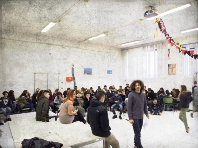 Abruzzo/autogestione. Alunni pescaresi in azione per diritto studio tra break dance, dibattiti e cineforum