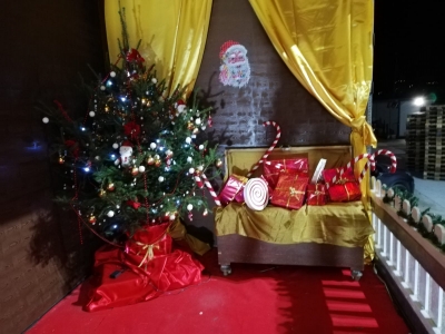 Montesilvano. Babbo Natale trainato dalle renne in piazza Diaz