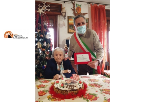 Giulianova. Auguri a Antonia Di Giovannantonio, compie 100 anni.