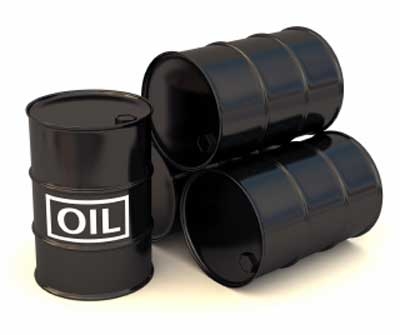Crolla prezzo petrolio, ma benzina e gasolio ancora fermi in alto