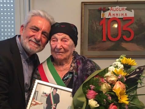 Abruzzo patria dei centenari. Nonna Anna spegne 103 candeline