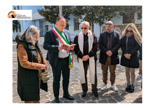 Montesilvano: Benedetto nuovo Scuolabus per gli alunni dell’Istituto Comprensivo Ignazio Silone