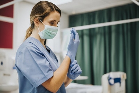 Coronavirus, superati i 23mila positivi totali. 2158 morti. Approvato Cura Italia.