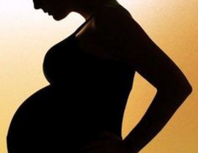 Svizzera. Donna uccide il feto di 8 mesi lanciandosi contro lo spigolo di un tavolo
