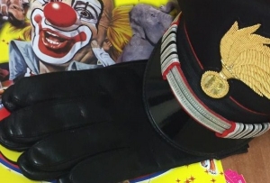 Foto dei reperti messi insieme dai Carabinieri