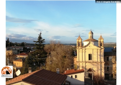 Pianella accende il tradizionale albero di Natale più grande d'Abruzzo