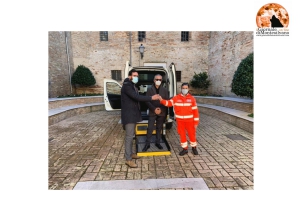 Città Sant'Angelo, consegnato un nuovo veicolo alla Croce Angolana