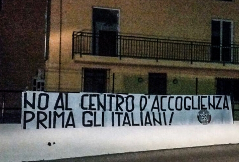 striscione Casapound