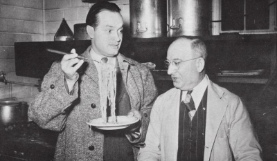 Il comico Bob Hope, icona amercana, con l'abruzzese Presutti 
