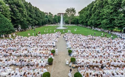 Pescara: “Cena in bianco” della città alla Nave di Cascella.