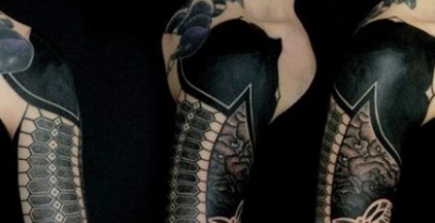 "Tatuaggi blackout". La moda arriva anche in Italia.