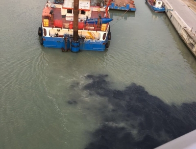 Pescara. Pettinari , "macchie inquietanti nel fiume"