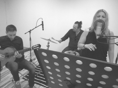 Etra acustic trio