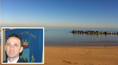 Mare di Montesilvano e l'assessore Fabio Vaccaro