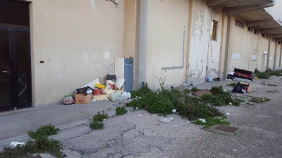 L'immondizia in via Lazio
