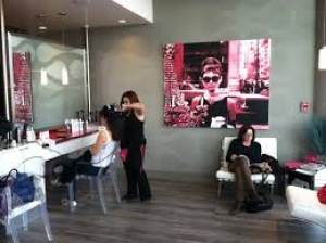 Pescara, Estetica e tatuaggi, a regime affitto poltrona