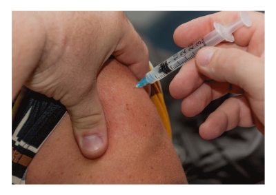 L’Aquila/Covid: operai edili ed imprese aprono un punto vaccinale per la collettività