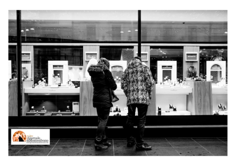 Parigi, rapina da 15 milioni di euro alla gioielleria Piaget