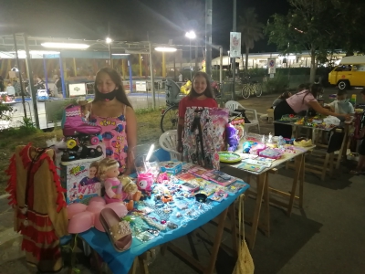 Montesilvano. Il Mercatino dei Bambini Via Strasburgo, una lunga fila di banchetti.