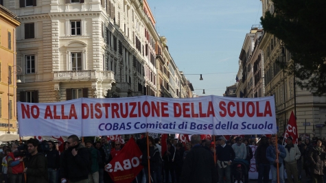 Maestra. Il diploma più completo buttato nel nulla (video)
