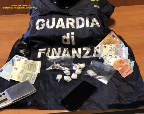 Val Pescara. Arrestato per spaccio di marjuana,rientrava nel centro d'accoglienza