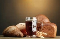 Birra con gli scarti del pane. Contro gli sprechi alimentari.