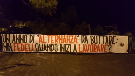 lo striscione in molti comuni Abruzzo e Molise.