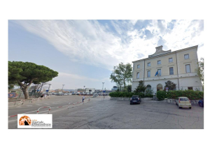 Pescara. Aggredisce agente della Polizia locale in centro: scatta l'arresto