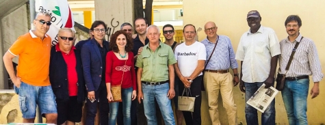 Foto di gruppo degli attivisti PD