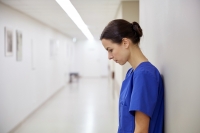 Pescara/ospedale, infermiera, turno da 15 ore e mezza ininterrotte in geriatria