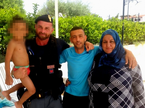 il poliziotto eroe e la famigliola che ha sfiorato la tragedia