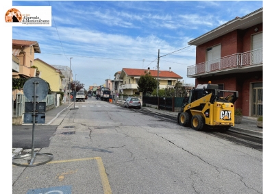 Giulianova, a lavoro sulle strade cittadine.