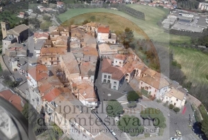 MOnteslvano colle dall'alto