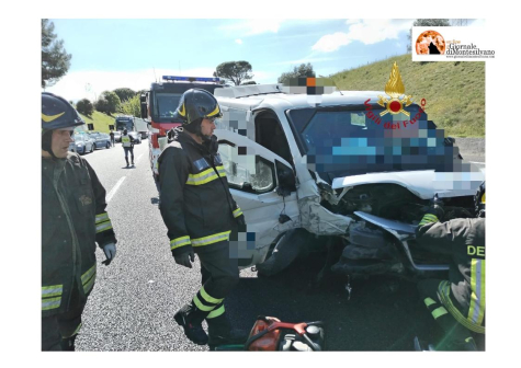 Torre de’ Passeri, incidente sull’autostrada A25 congestiona traffico