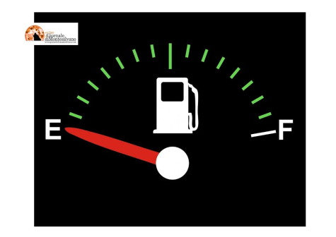 Le unghie della politica tra caro carburanti e l'enigma dei bilanci