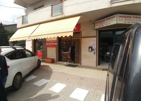 Pescara/parcheggio, pista ciclabile in via Tirino “mette a rischio i negozi”