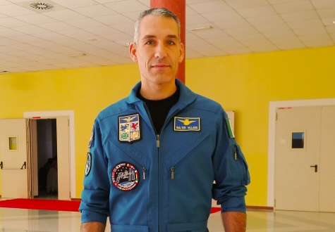 Cosmonauta a Montesilvano fa volare nello spazio la creatività di giovani studenti