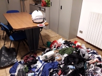 Montesilvano. Sequestrati di capi abbigliamento e un carretto granite