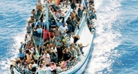 400 somali dispersi su quattro barconi nel Mediterraneo.