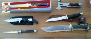 alcune delle armi trovate