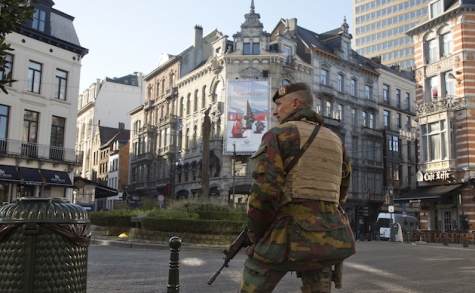 Bruxelles sotto attacco.Ministero Esteri belga: "Temiamo vi siano ancora terroristi in libertà"